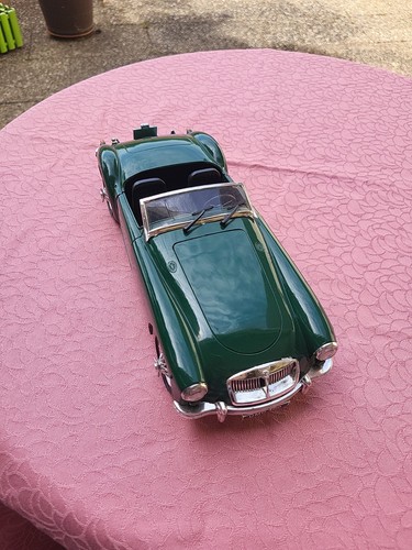 Mga twin cam modellauto - mga,